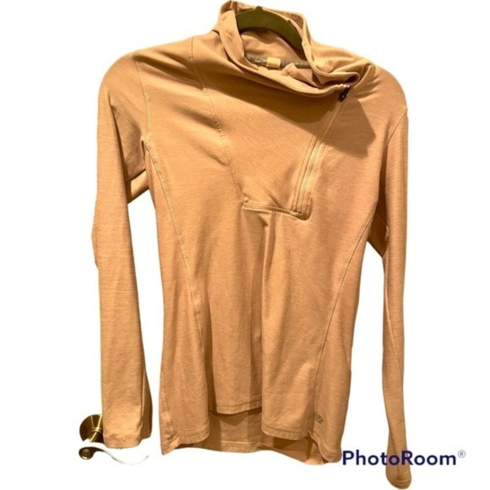 New Balance pullover light/pastel pink pullover in size small
